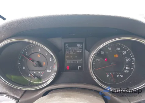 2011 Jeep Grand Cherokee Laredo from USA, damaged, VIN 1J4RR4GG3BC595896